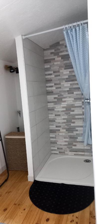 Charmant Logement Avec Terrasse Salinelles Luaran gambar