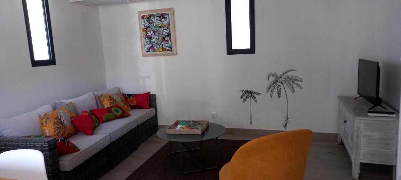 Charmant Logement Avec Terrasse Salinelles Luaran gambar
